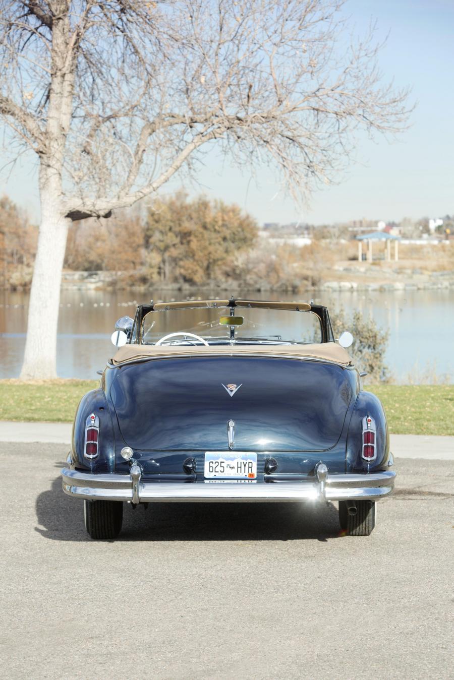  Cadillac Series 62 Convertible 1946 года  (фото 13 из 15)